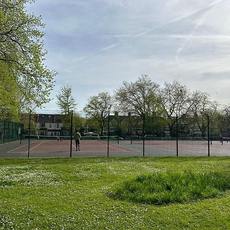 Cosy 2 Bedroom Flat In East Ham, Close To Excel 伦敦 外观 照片